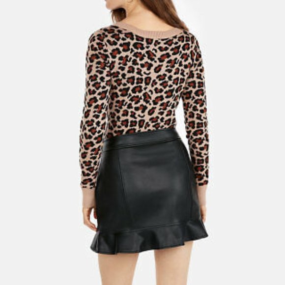 Express Leopard Fitted Sweater NWOT Brand New - Picture 2 of 3